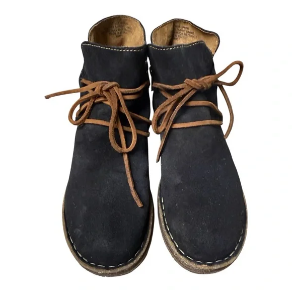 Born Women’s Black Suede Calyn Wedge Chukka Boots Size 8.5 - Picture 2 of 11